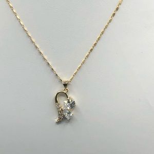 Elegant heart shape pendant and chain
